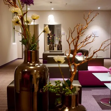 Und Restaurant 酒店 4*