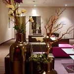 Und Restaurant 酒店 4*