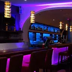 酒店 Und Restaurant 4*