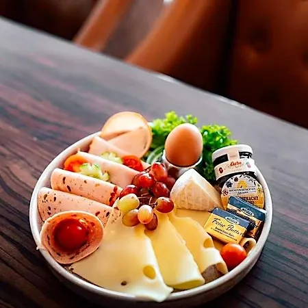 Und Restaurant Hotel