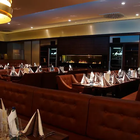 Und Restaurant 4*