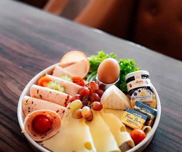 Und Restaurant Hotel 4*